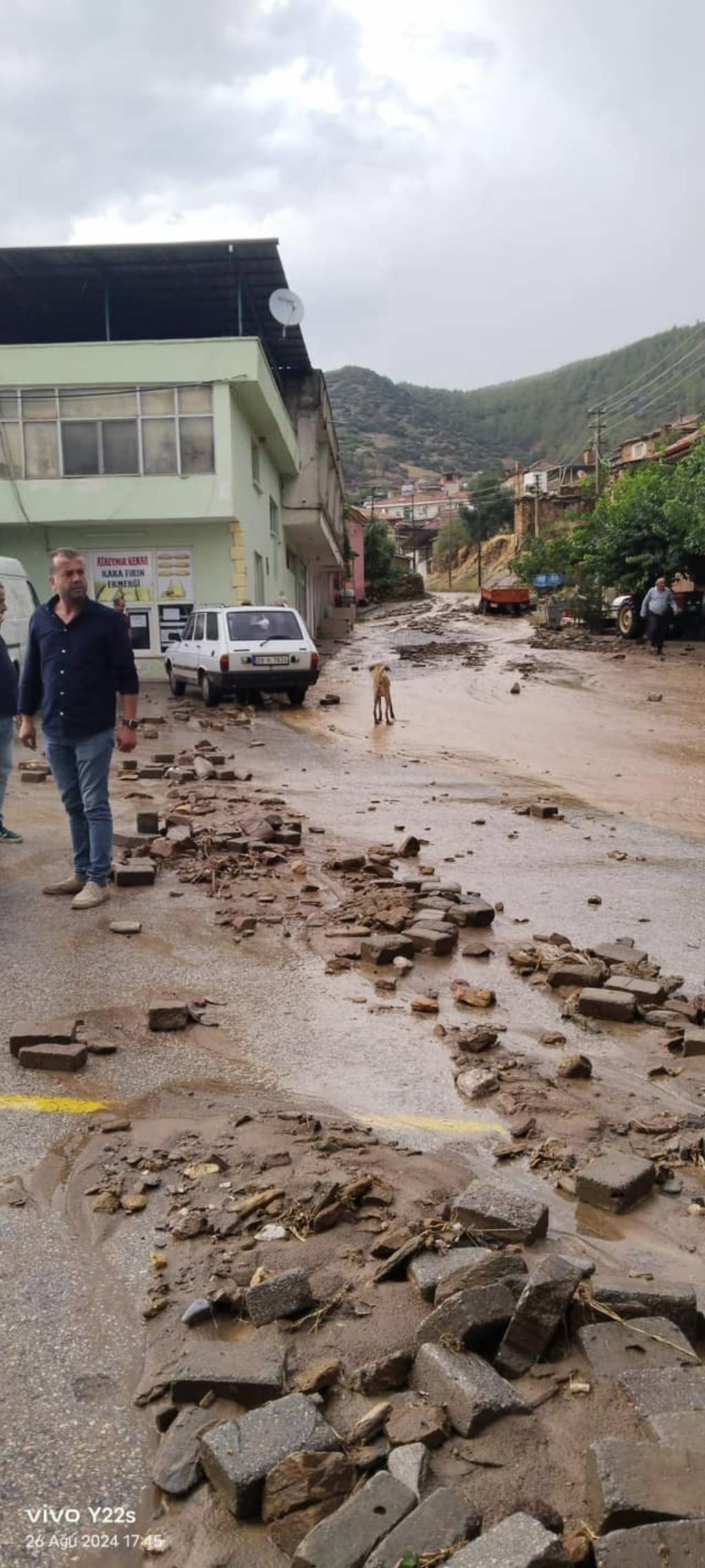 Karacasu Belediyesi Ataeymir Mahallesi'nde Sel Zararı Tespiti Yaptı