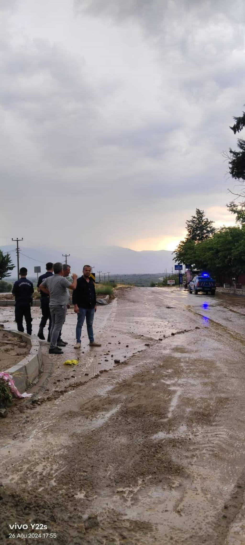 Karacasu Belediyesi Ataeymir Mahallesi'nde Sel Zararı Tespiti Yaptı