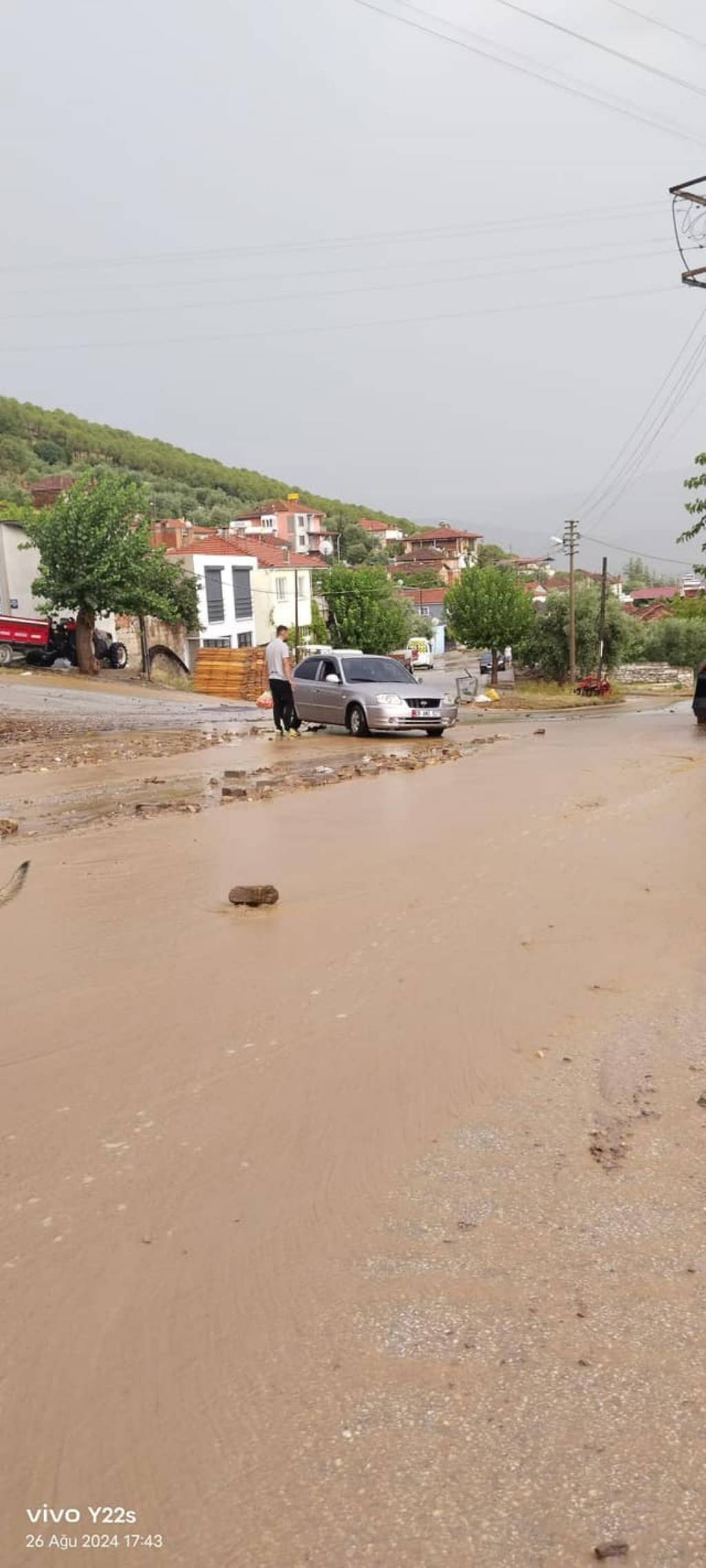 Karacasu Belediyesi Ataeymir Mahallesi'nde Sel Zararı Tespiti Yaptı