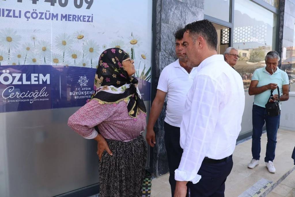 Koçarlı Belediye Başkanı Özgür Arıcı, Halk Buluşmasında Vatandaşlarla Bir Araya Geldi