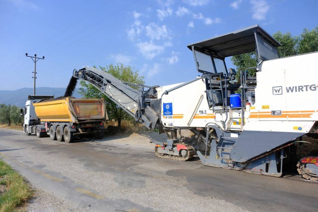 Kuyucak Belediyesi'nden Asfaltlama Çalışmaları