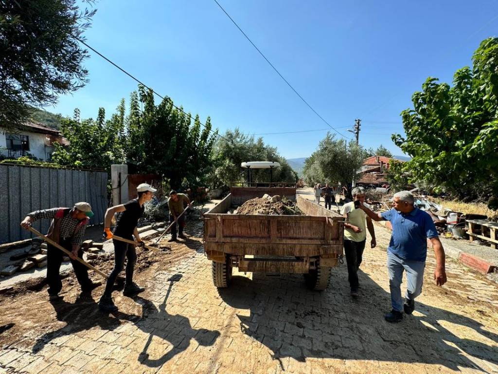 Karacasu'da Sel Felaketi: Başkan Büyükyapıcı Hasar Tespiti Yaptı