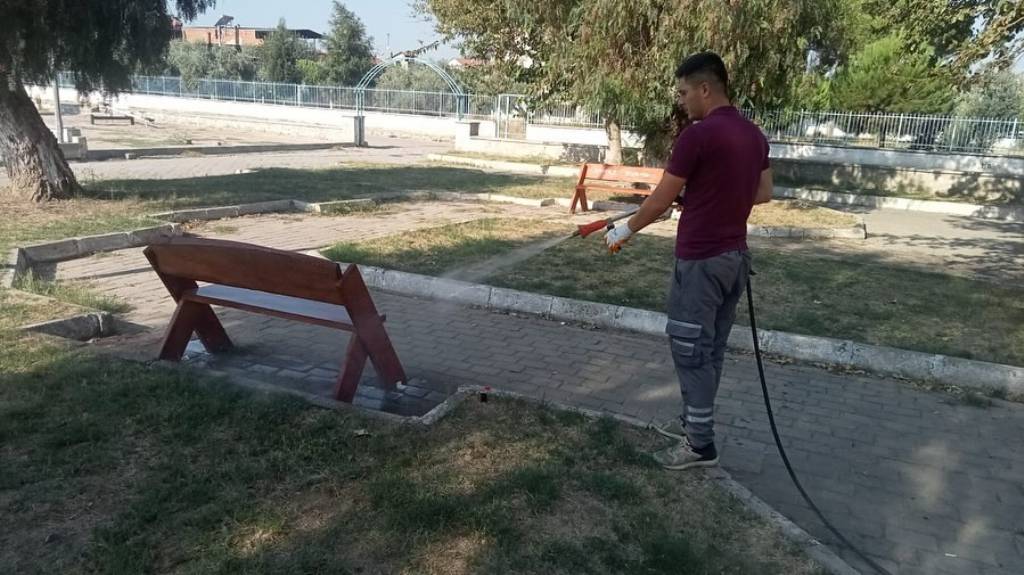 Germencik Belediyesi'nden Çocuk Parklarına Dezenfekte Desteği