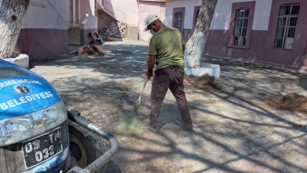 Germencik Belediyesi'nden Okul Bakım ve Onarım Çalışmaları