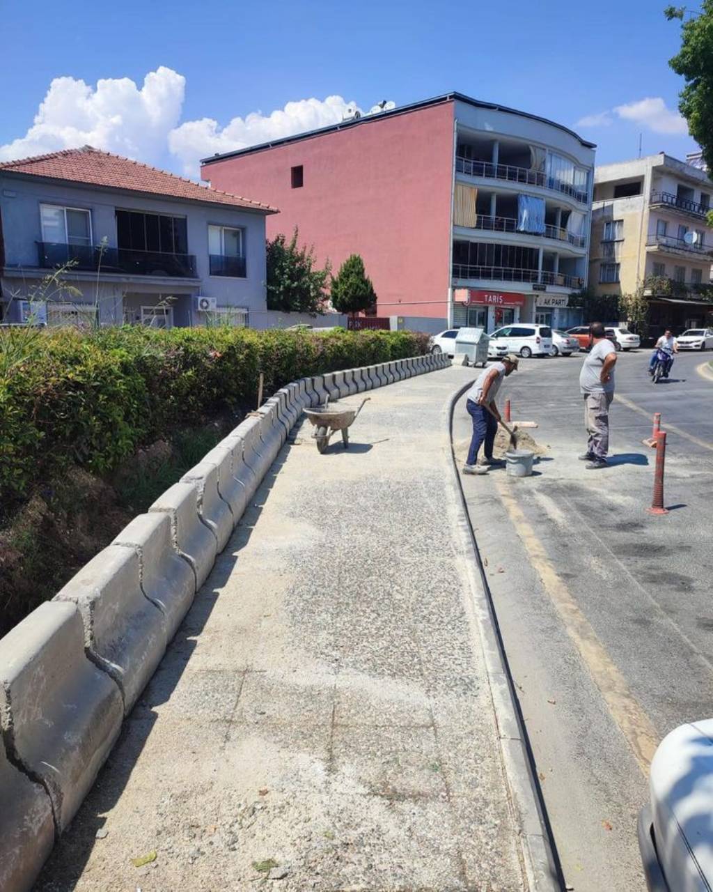 Germencik Belediyesi'nden Yol Yapım ve Bakım Çalışmaları