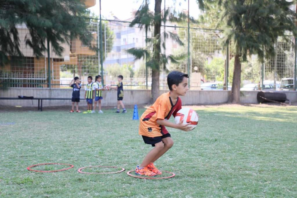 Aydın Büyükşehir Belediyesi'nden Yaz Spor Kursları: Geleceğin Sporcuları Yetişiyor