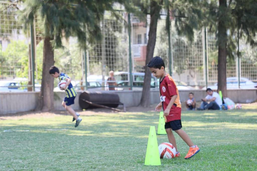 Aydın Büyükşehir Belediyesi'nden Yaz Spor Kursları: Geleceğin Sporcuları Yetişiyor