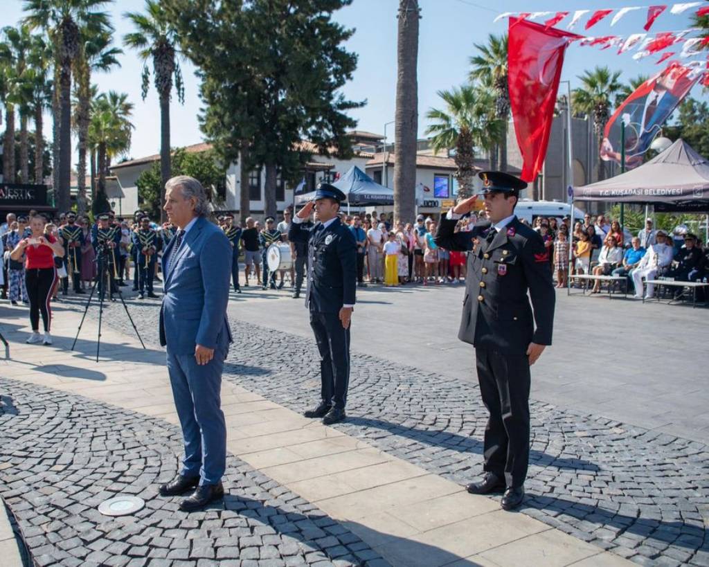 Kuşadası'nda 30 Ağustos Zafer Bayramı Coşkuyla Kutlandı