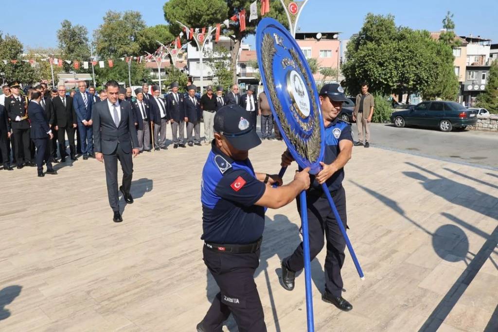 Koçarlı Belediye Başkanı Özgür Arıcı, 30 Ağustos Zafer Bayramı'nı Coşkuyla Kutladı