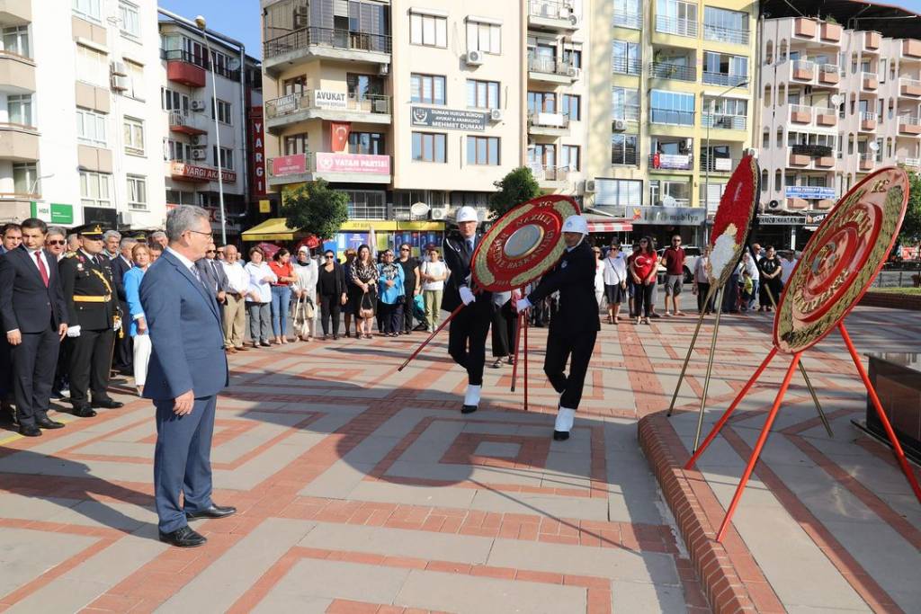 Nazilli Belediyesi'nden Zafer Bayramı Kutlaması