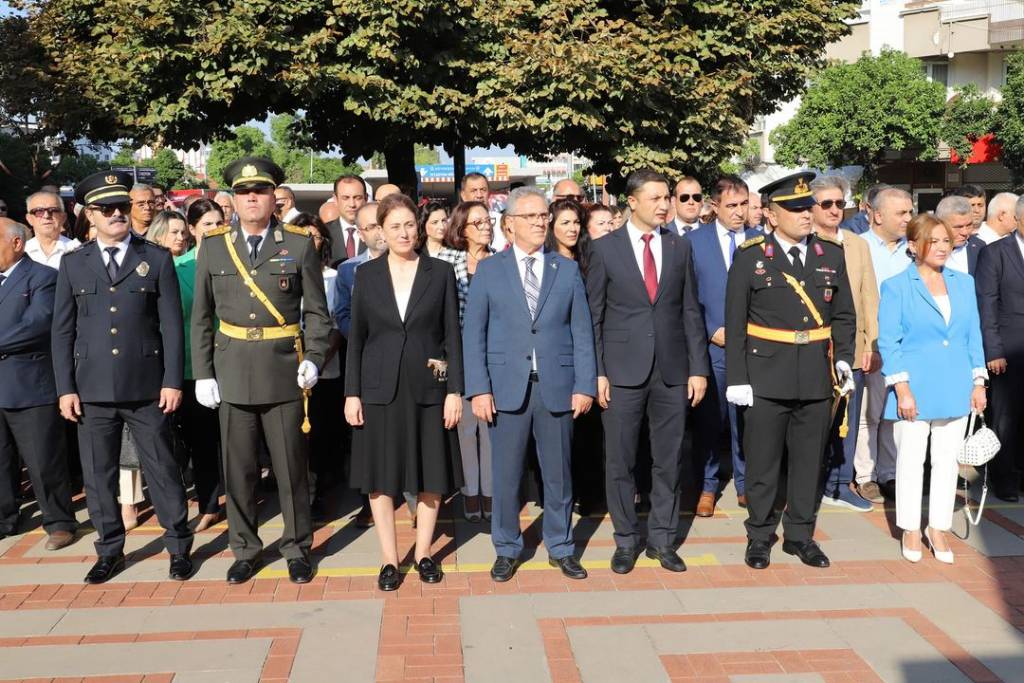 Nazilli Belediyesi'nden Zafer Bayramı Kutlaması