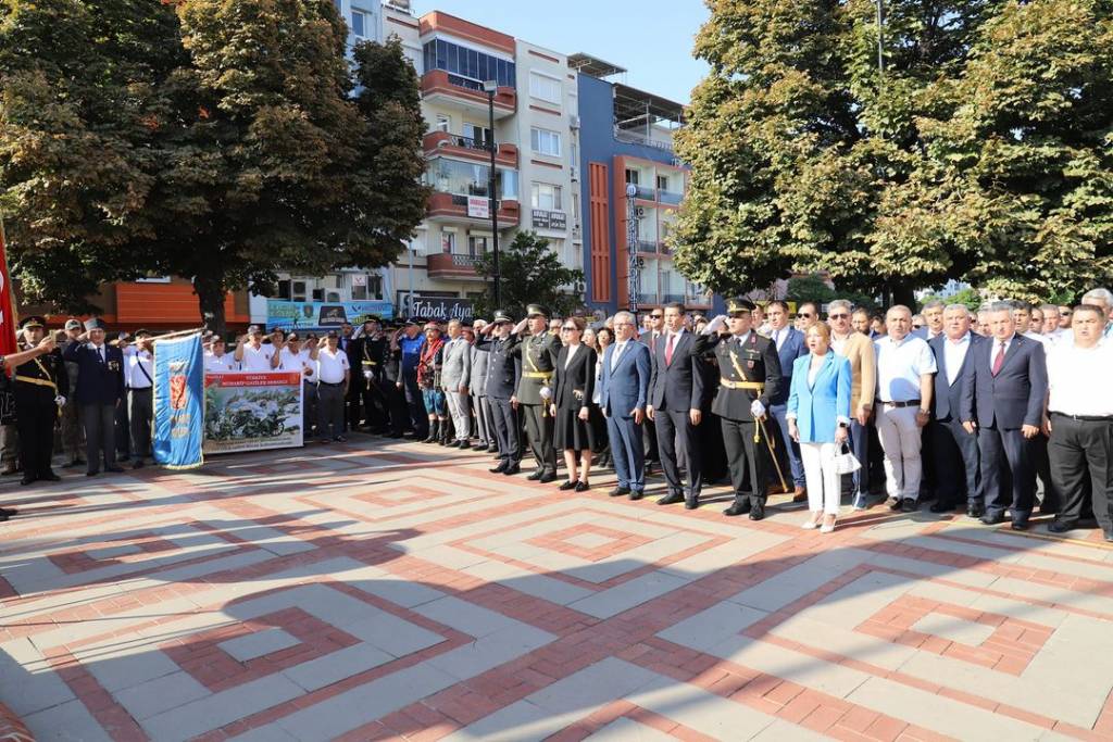 Nazilli Belediyesi'nden Zafer Bayramı Kutlaması