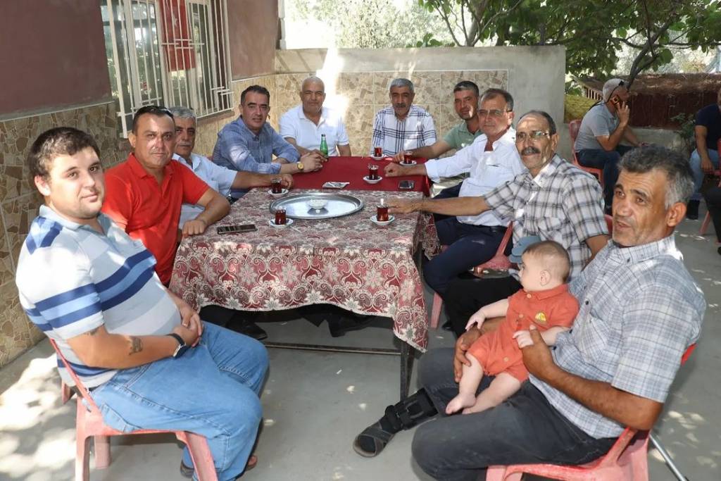 Koçarlı Belediye Başkanı Özgür Arıcı, Yağhanlı Mahallesi'nde Hemşehrileriyle Bir Araya Geldi