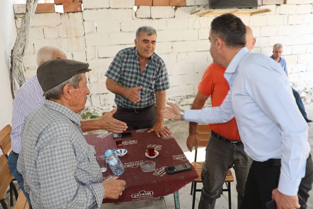 Koçarlı Belediye Başkanı Özgür Arıcı, Gaffarlar Mahallesi'nde Vatandaşlarla Buluştu