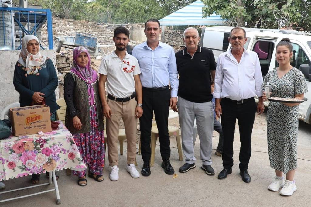 Koçarlı Belediye Başkanı Özgür Arıcı, Gaffarlar Mahallesi'nde Düğün Cemiyetine Katıldı