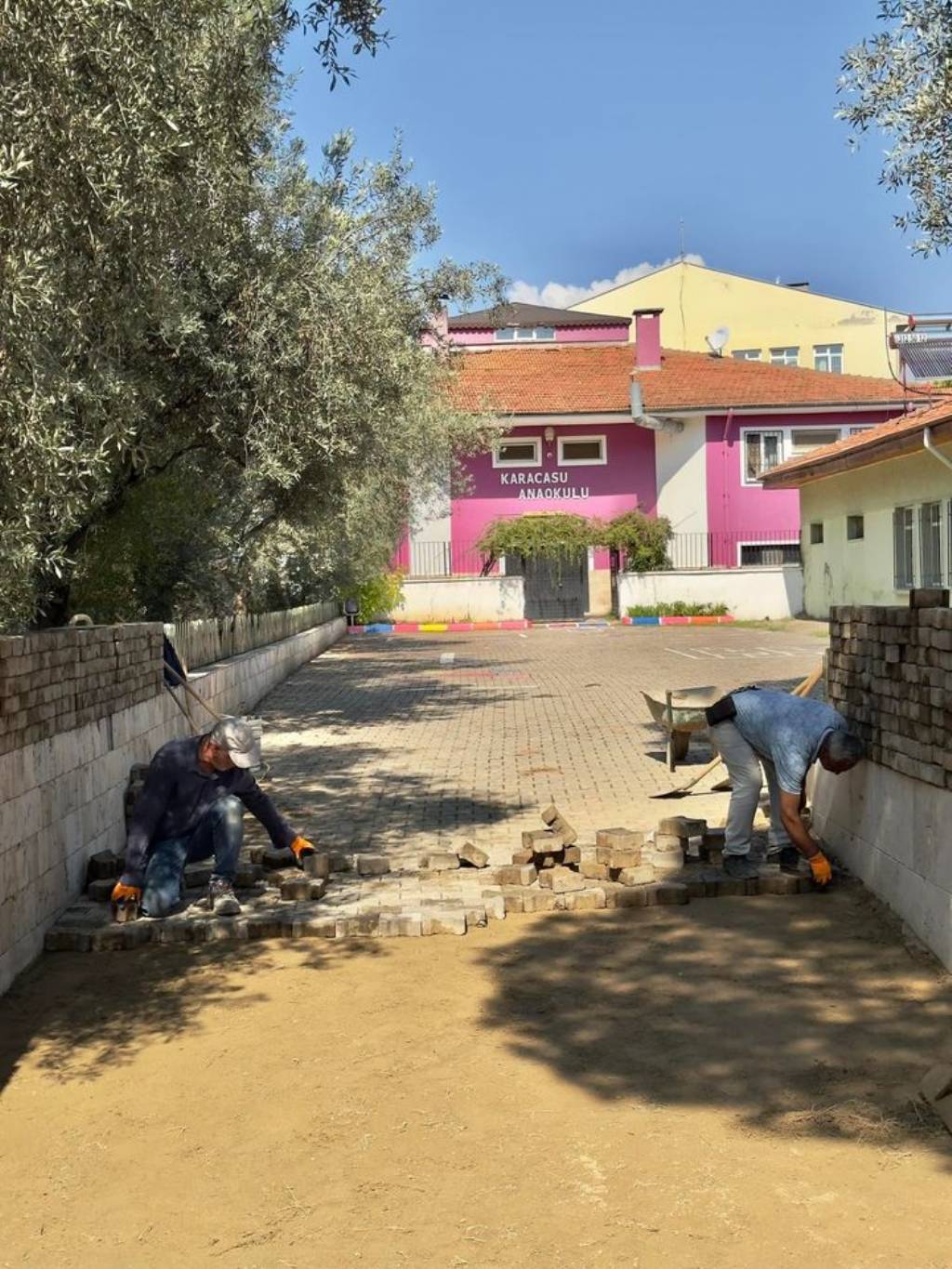 Karacasu Belediyesi'nden Anaokulu Yolu için Bakım ve Onarım Çalışmaları