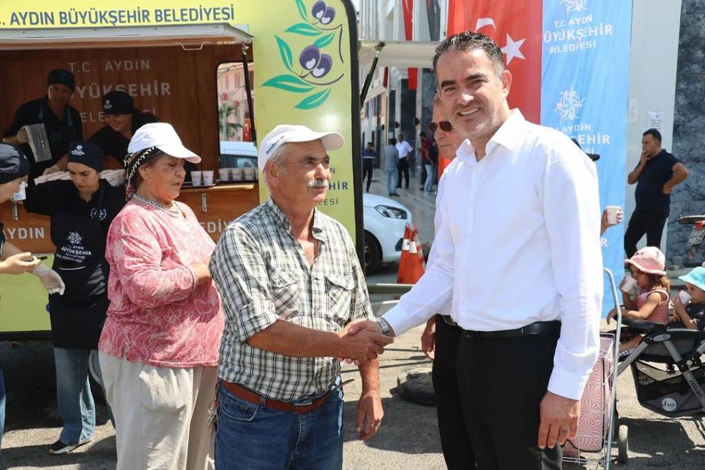 Koçarlı'da Limonata İkramı ve Vatandaşlarla Buluşma