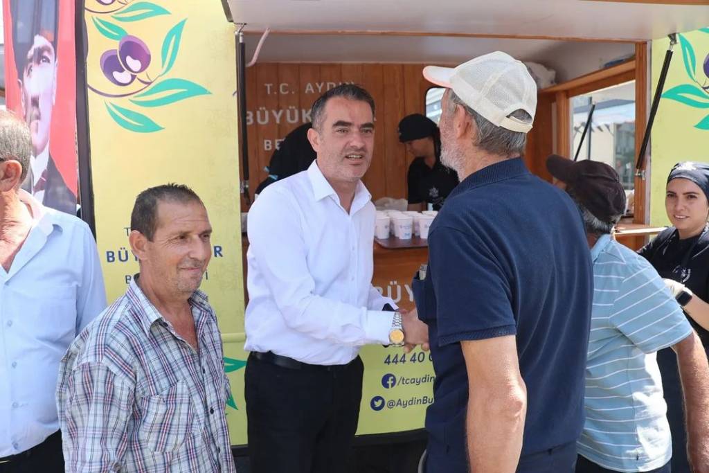 Koçarlı'da Limonata İkramı ve Vatandaşlarla Buluşma