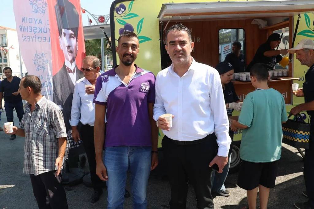 Koçarlı'da Limonata İkramı ve Vatandaşlarla Buluşma