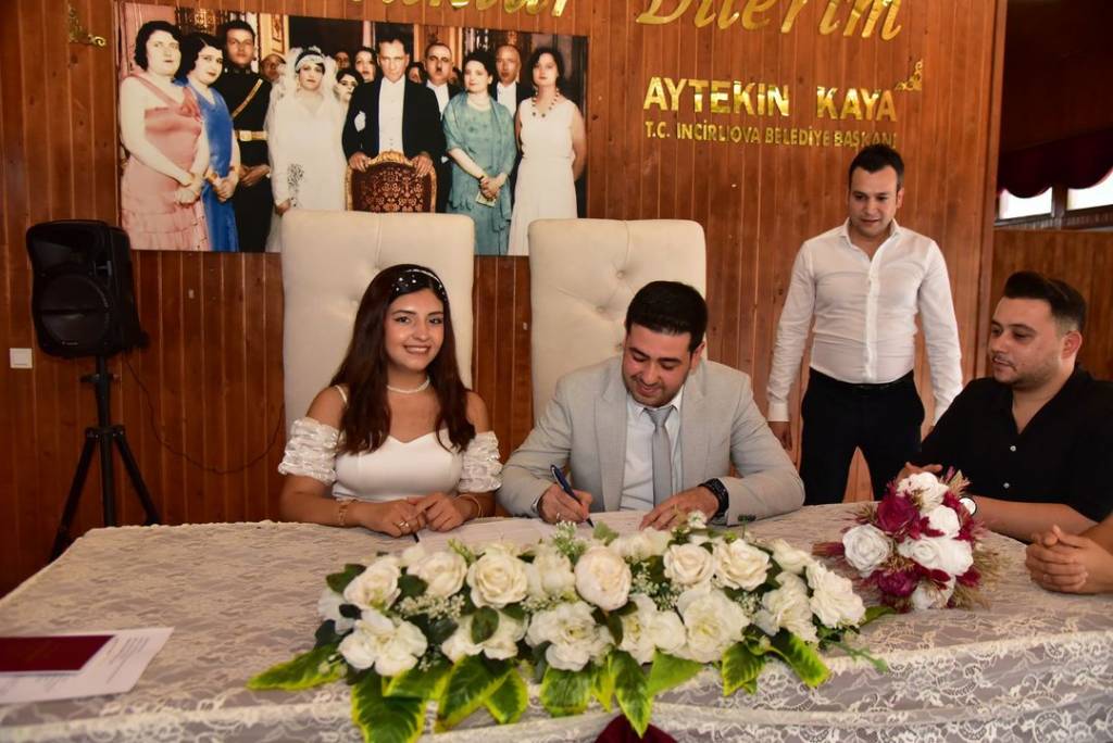 İncirliova'da Çiftçi Ailelerin Çocuklarının Nikah Töreni Gerçekleştirildi