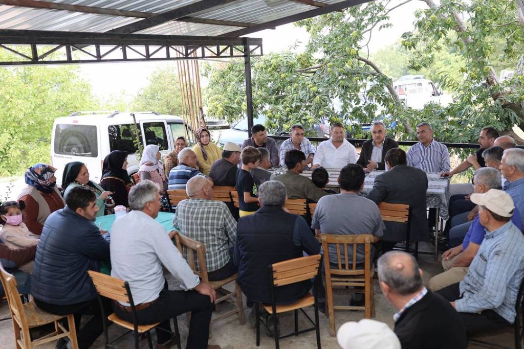 Milletvekili Mustafa Savaş, Ahatlar Mahallesi'nde Hemşehrileriyle Buluştu