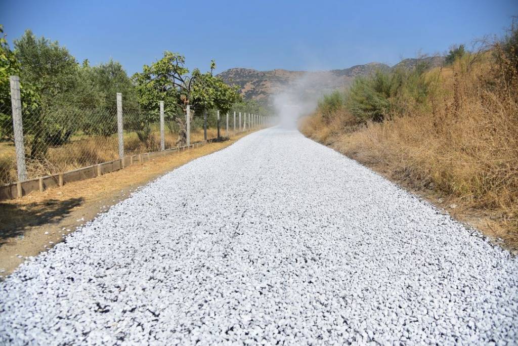 İncirliova'da Karabağ Mahallesi Bağlantı Yolu Asfaltlanıyor