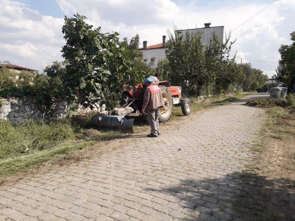 Karacasu Belediyesi Temizlik Ekipleri Rutin Çalışmalarına Devam Ediyor