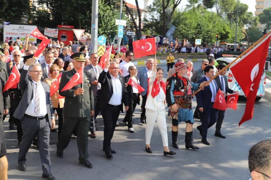 Nazilli Belediye Başkanı Ertuğrul Tetik: 7'den 70'e Coşkuyu Birlikte Yaşamak Gurur Verici