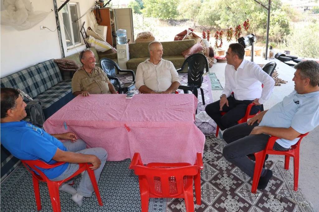 Koçarlı Belediye Başkanı Özgür Arıcı'dan Akmescit Mahallesi'nde Ziyaret