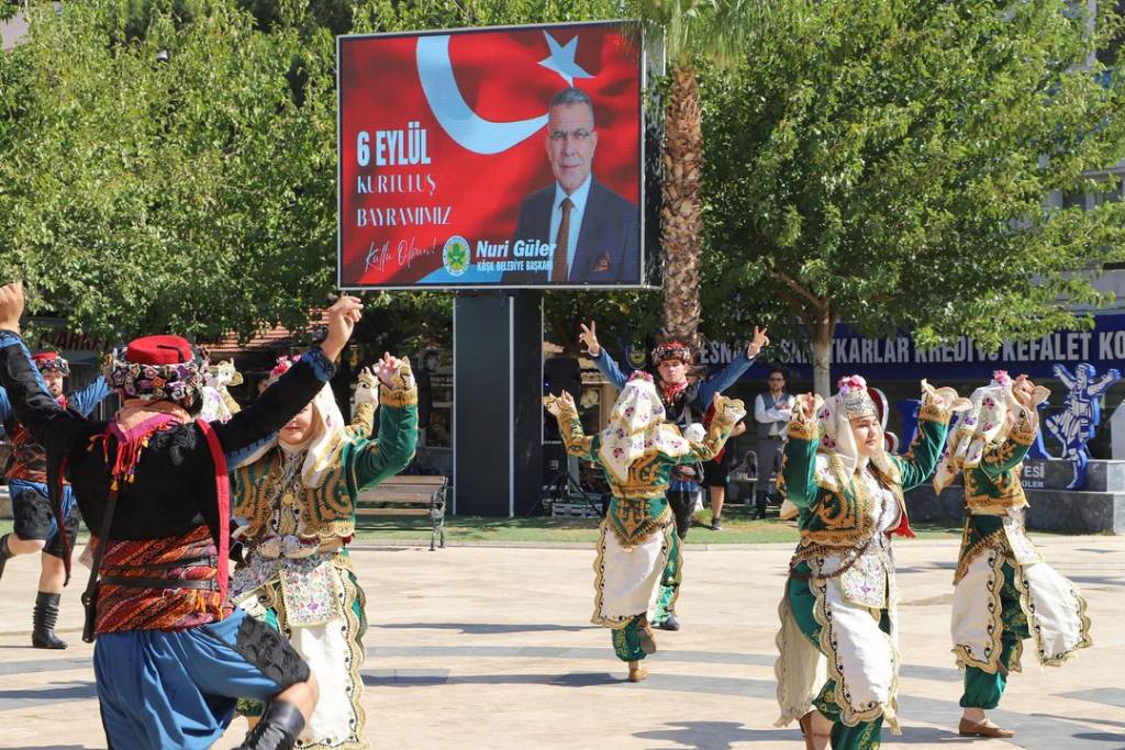 Köşk Belediye Başkanı Nuri Güler, Kurtuluş Bayramı Törenine Katıldı