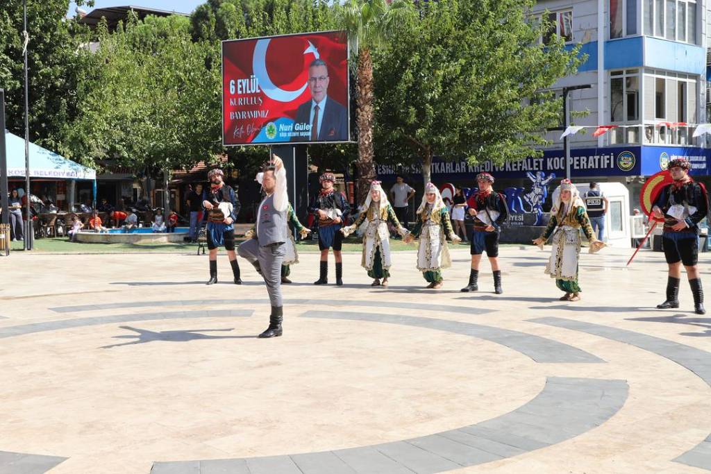 Köşk Belediye Başkanı Nuri Güler, Kurtuluş Bayramı Törenine Katıldı