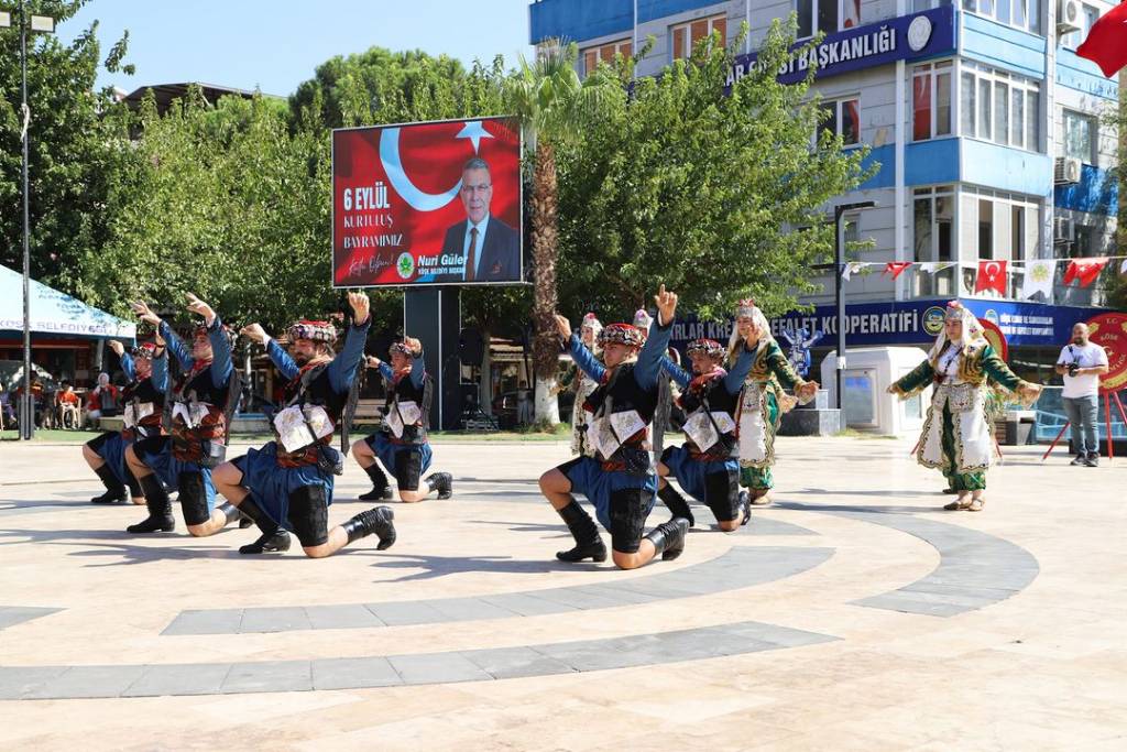 Köşk Belediye Başkanı Nuri Güler, Kurtuluş Bayramı Törenine Katıldı