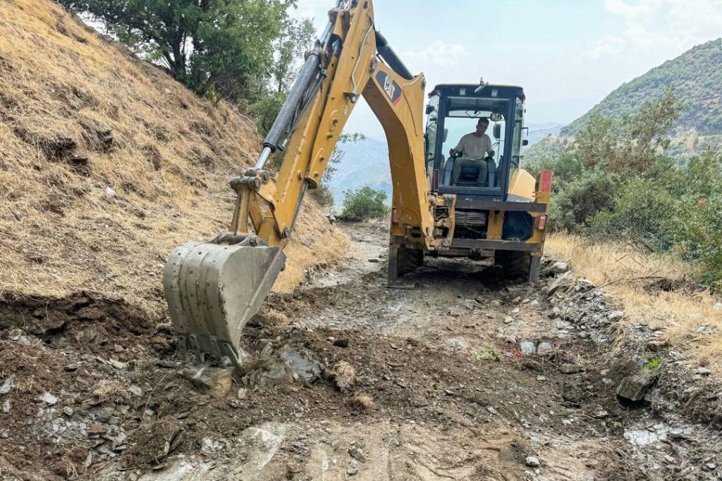 Efeler Belediyesi Tarım Yollarını Düzenliyor