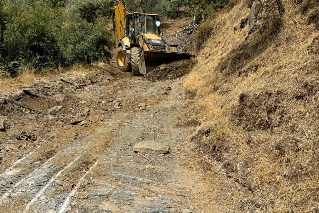 Efeler Belediyesi Tarım Yollarını Düzenliyor