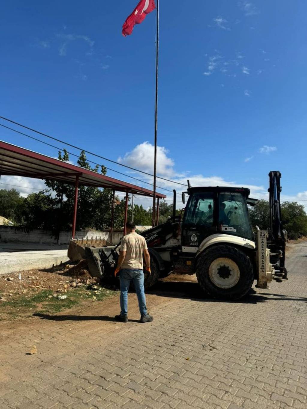 Karacasu Belediyesi Temizlik Ekipleri Rutin Çalışmalarını Sürdürüyor