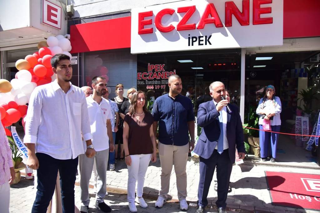 İncirliova'da İpek Eczanesi Açıldı