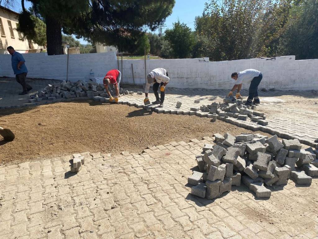 Söke Belediyesi Yol Yapım ve Yenileme Çalışmalarına Devam Ediyor