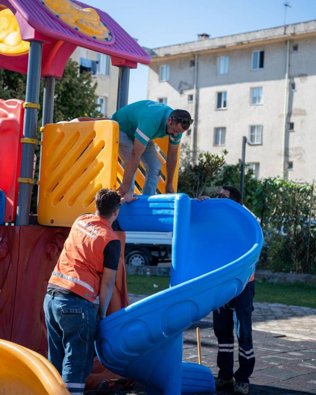 Kuşadası'nda Vandalizm Oyun Gruplarını Kullanılamaz Hale Getirdi