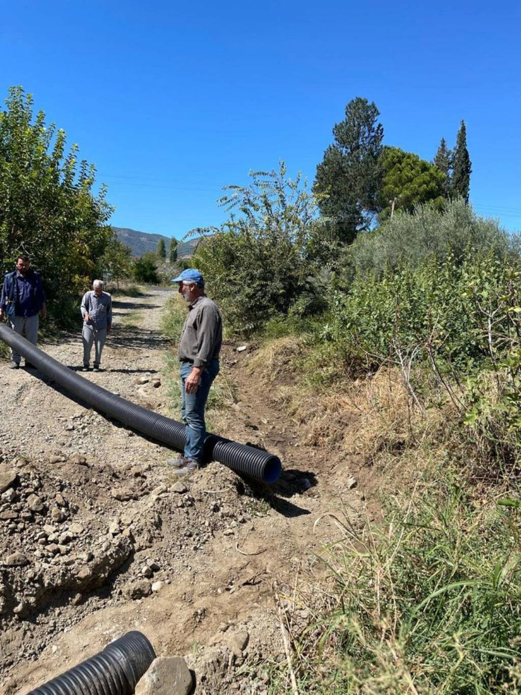 Karacasu Belediyesi'nden Yenice Mahallesi'nde Kadastro Yolları Düzenleme Çalışmaları