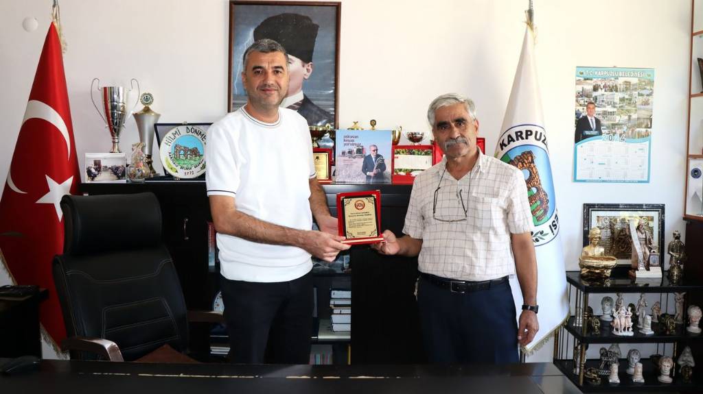 Yağışlar Spor Kulübü'nden Başkan Dönmez'e Teşekkür Plaketi