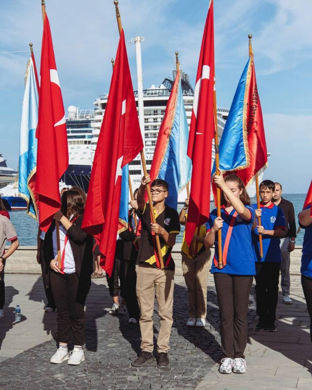 Kuşadası Belediyesi'nden 19 Eylül Gaziler Günü Kutlaması