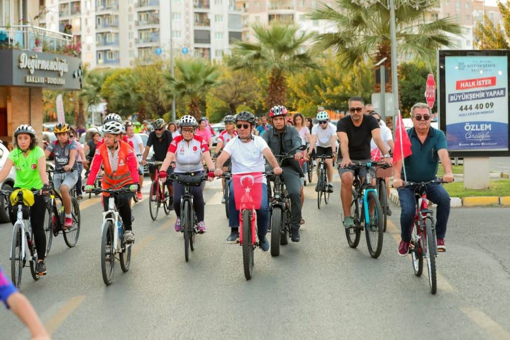 Efeler Belediyesi'nden Avrupa Hareketlilik Haftası'nda Bisiklet Turu