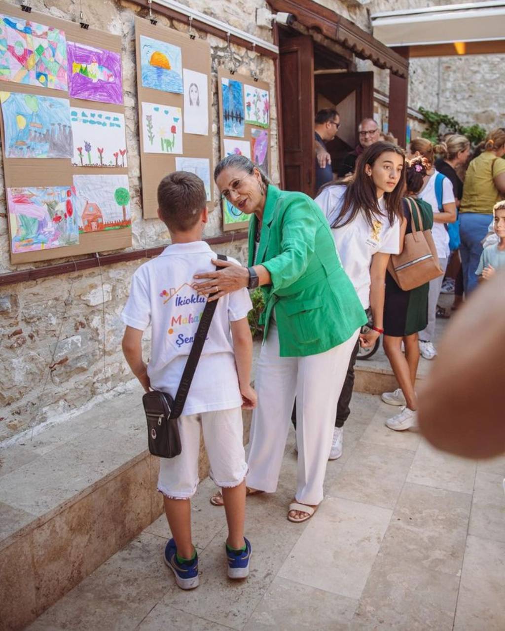 Kuşadası'nda İkioklu Mahalle Şenliği Başladı