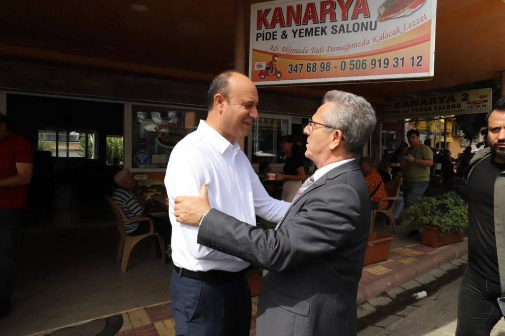 Nazilli Belediye Başkanı Ertuğrul Tetik, İsabeyli Mahallesi'nde Keşkek Hayrına Katıldı