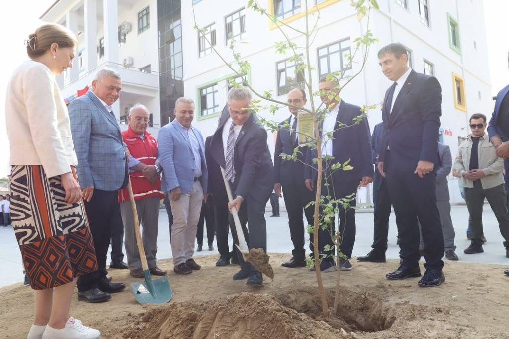 Nazilli Belediye Başkanı Ertuğrul Tetik, İlköğretim Haftası'nı Kutladı