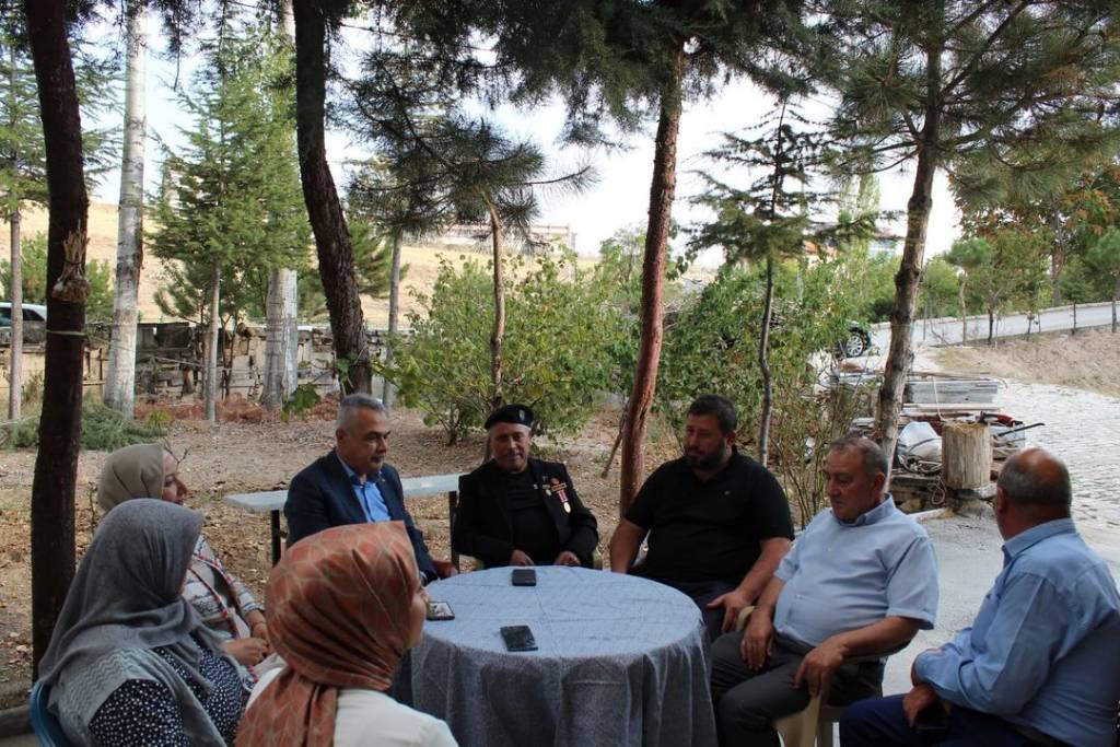 Mustafa Savaş, Şehit ve Gazileri Ziyaret Etti