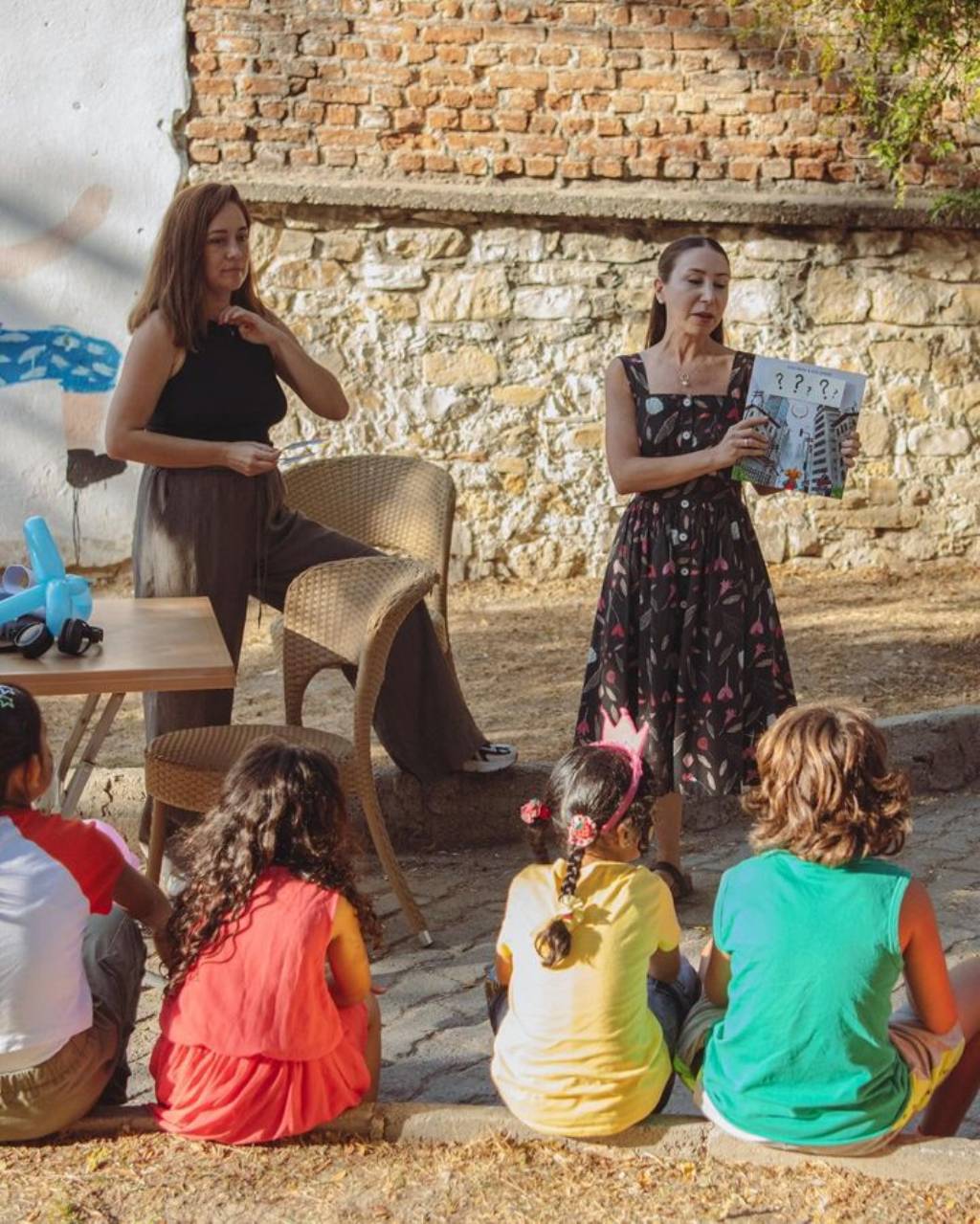 Kuşadası Belediyesi'nden İkioklu Mahalle Şenliği'nde Renkli Etkinlikler