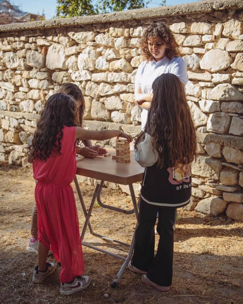 Kuşadası Belediyesi'nden İkioklu Mahalle Şenliği'nde Renkli Etkinlikler