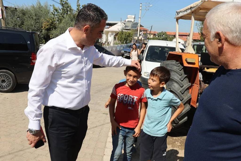 Koçarlı Belediye Başkanı Özgür Arıcı, Yeniköy Mahallesi'nde Düğün Cemiyetine Katıldı