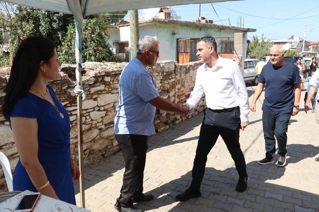 Koçarlı Belediye Başkanı Özgür Arıcı, Yeniköy Mahallesi'nde Düğün Cemiyetine Katıldı